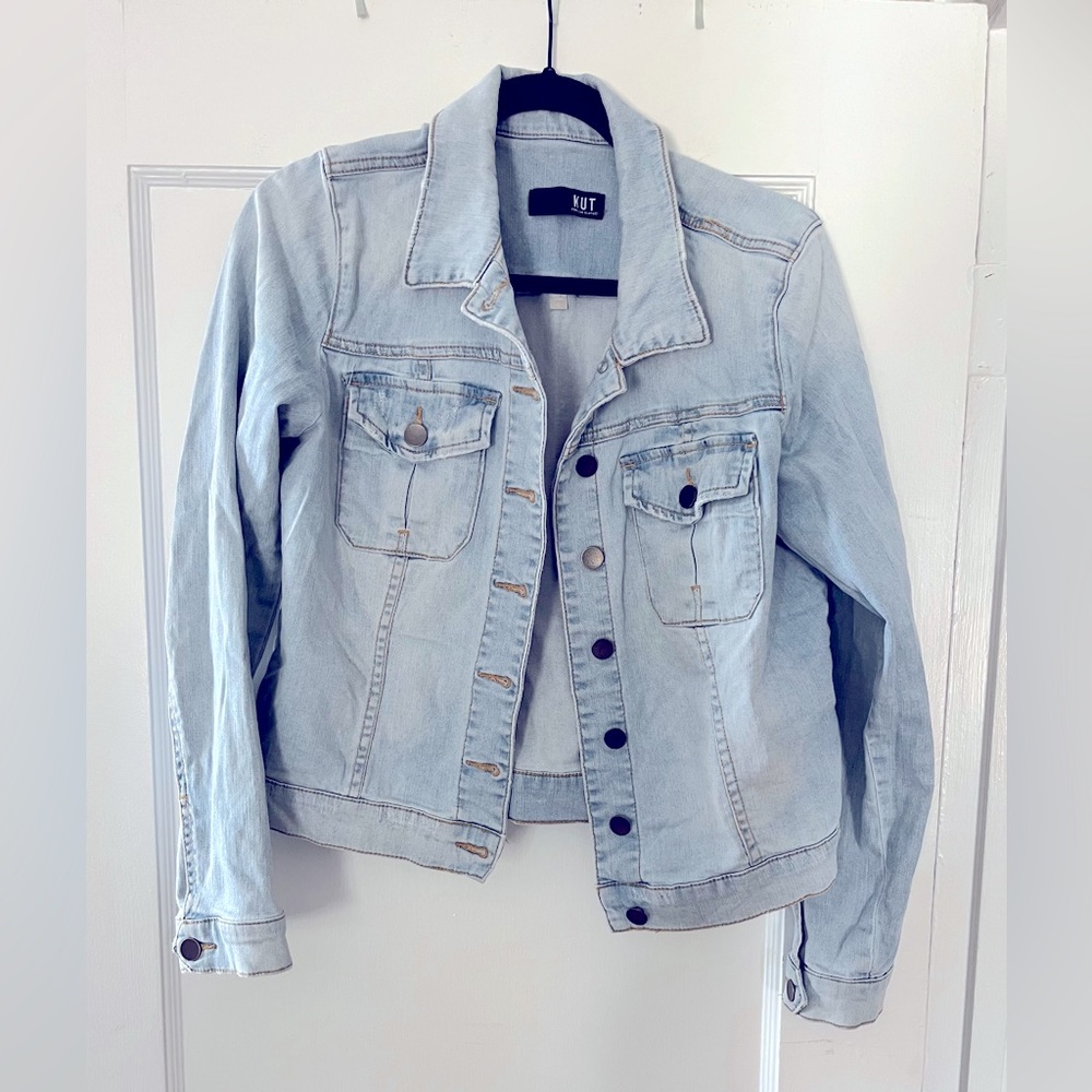 KUT From the Kloth Light Wash Jean Jacket. Size Large.